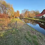 Zur Zugbruecke アパート