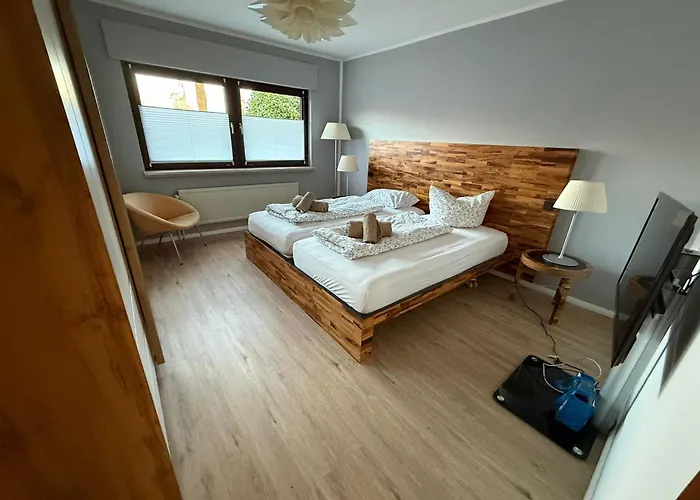 Zur Zugbruecke * Gross Koris